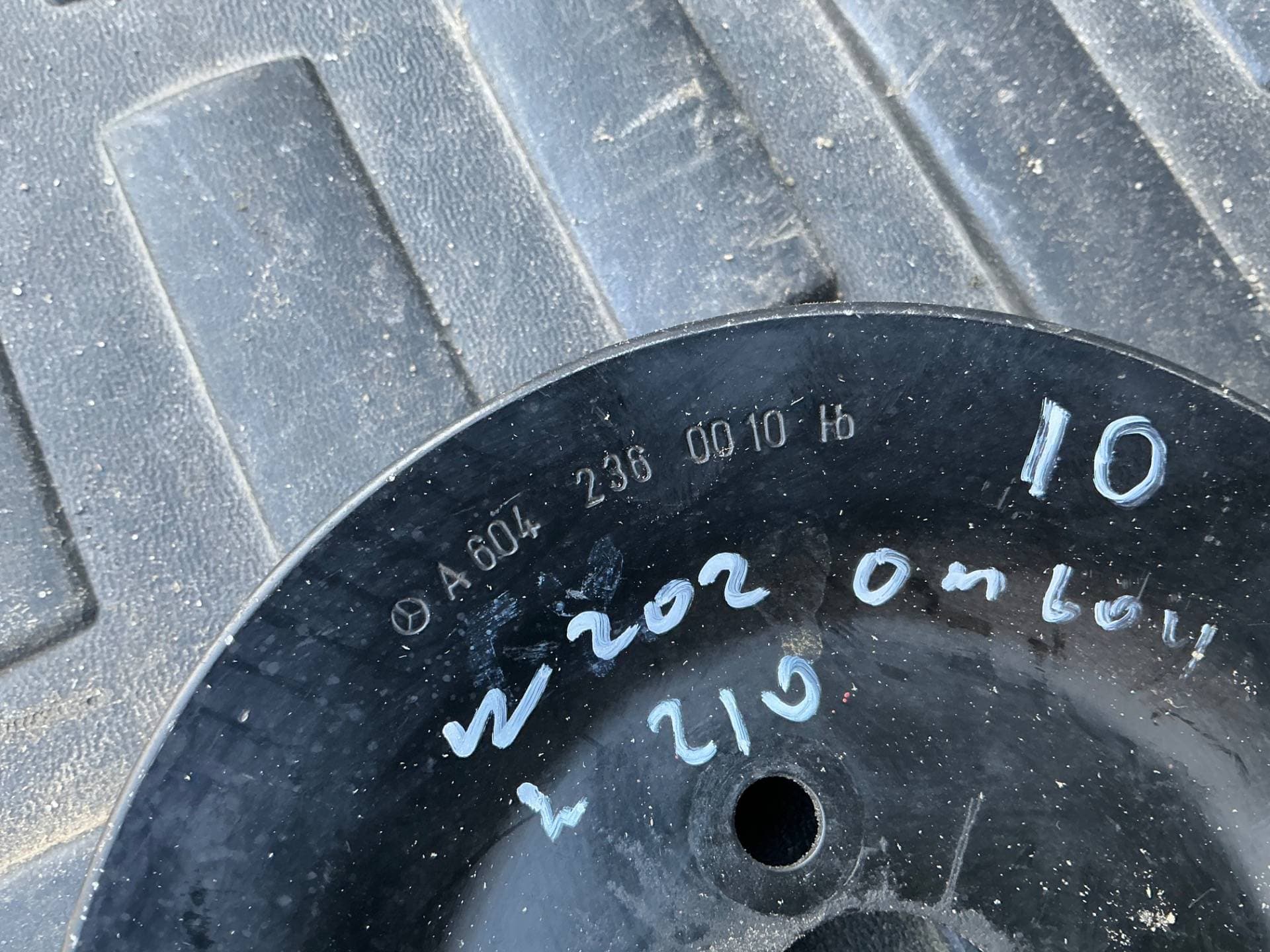 33210433043